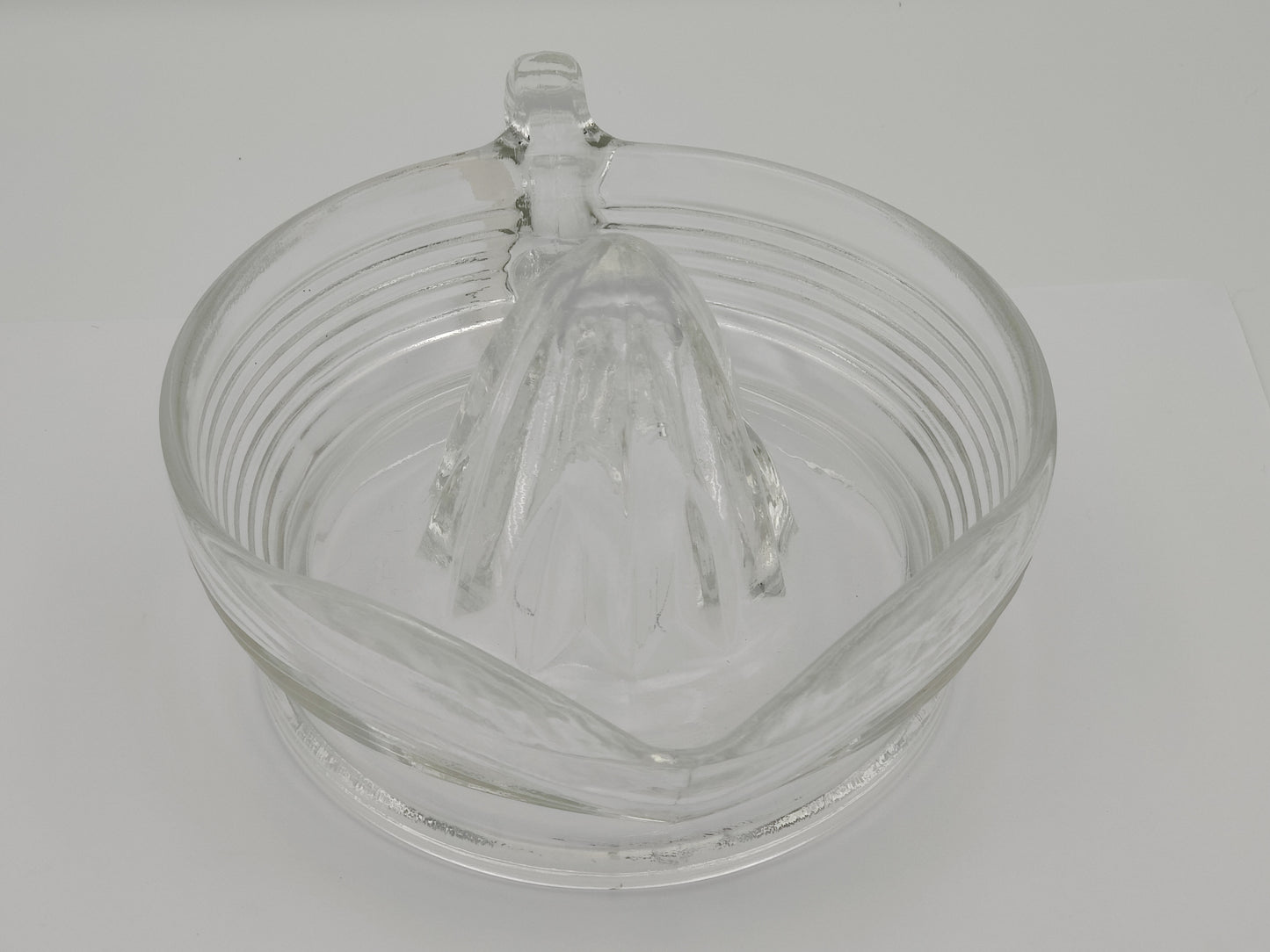 Crystal Clear Juicer with Spout and Handle
