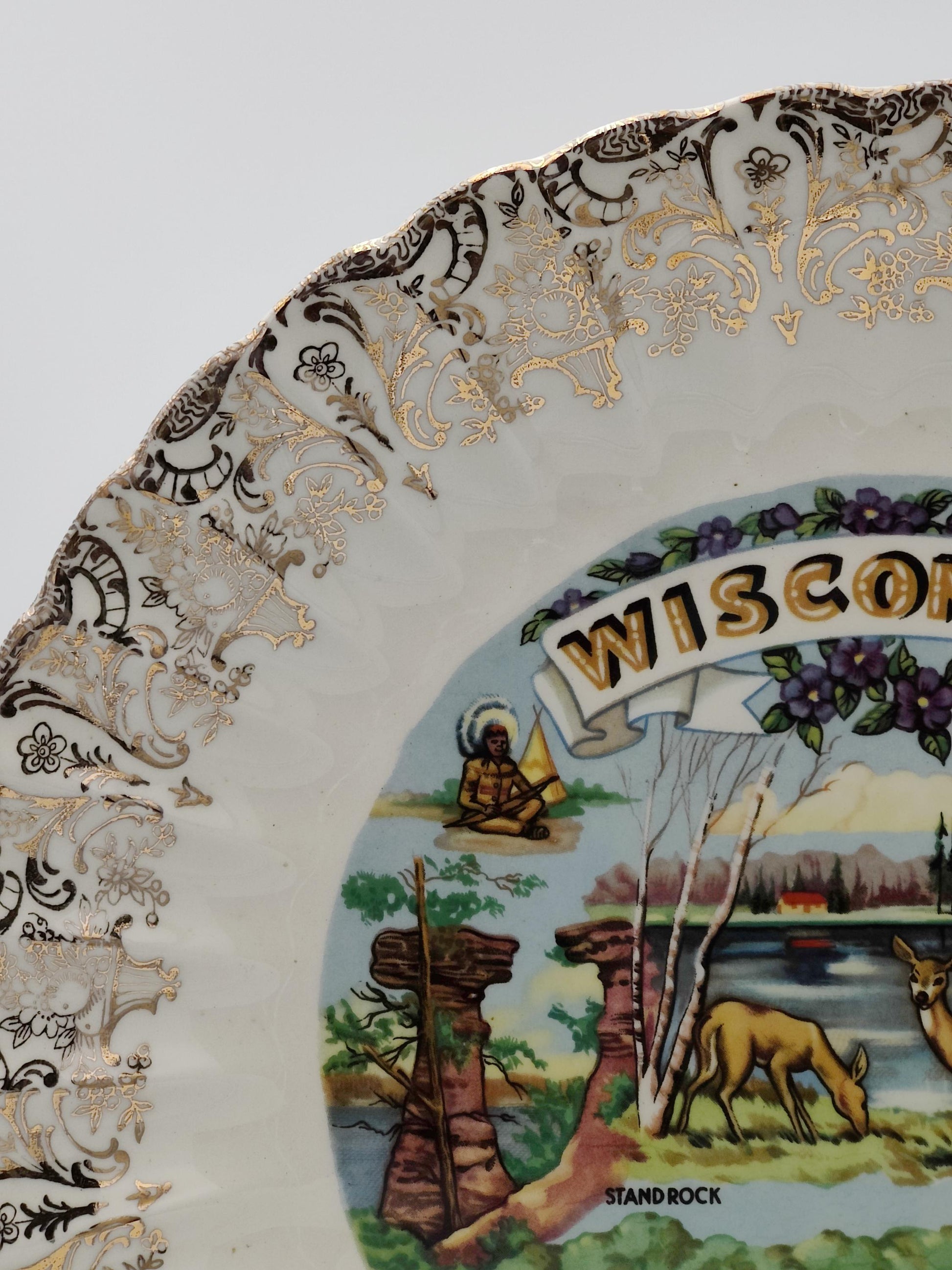 VTG 10" Wisconsin State Scalloped Edge Display Plate Gold Rim Unmarked