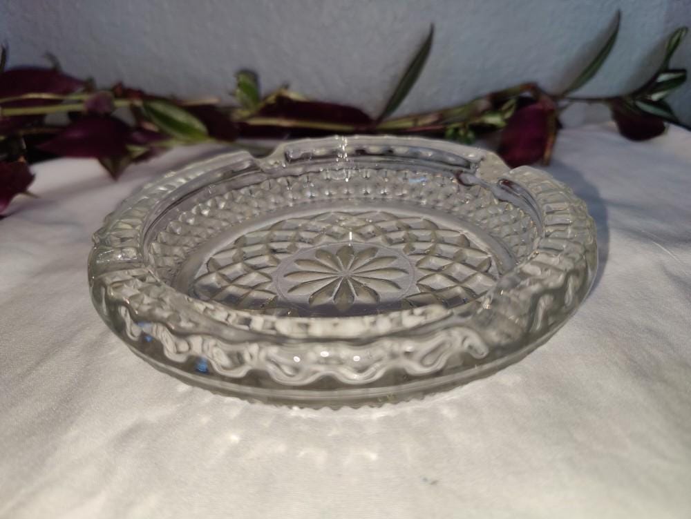 Crystal Ashtray Bowl Weighs approx 12.9oz, 5 1/2&quot; in diameter and 3cm thick.