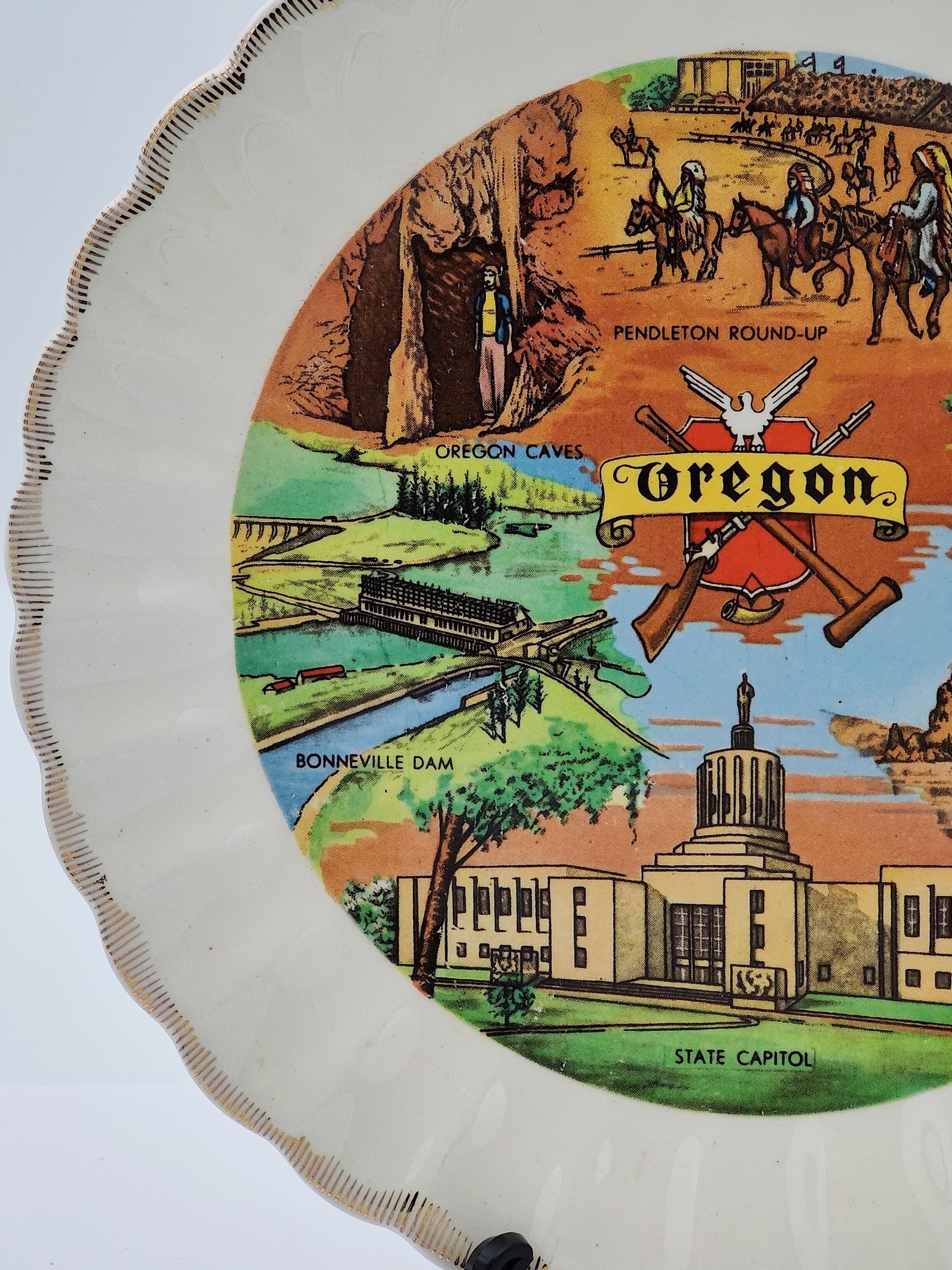 VTG 7.5"D Gold Rimmed Souvenir Plate Oregon State