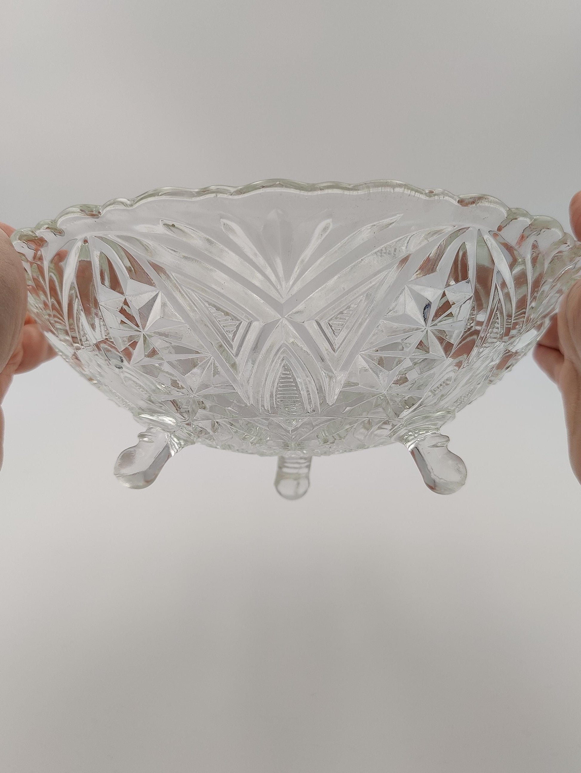 Anchor Hocking Clear Pressed Glass Tri Footed Bowl 9"D